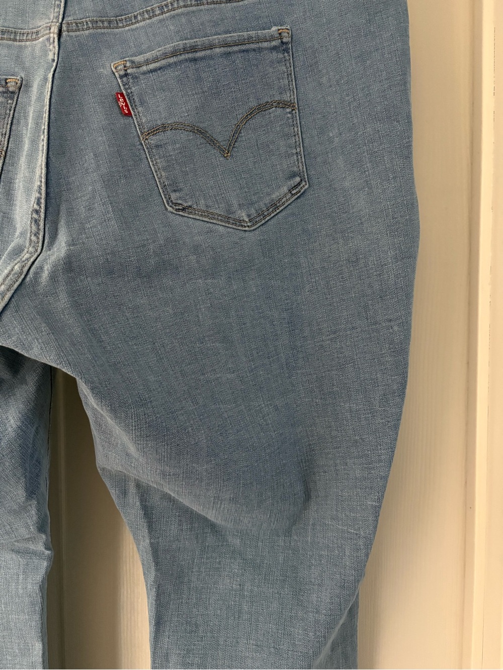 Women’s 20W Levi’s 311 Shaping Skinny Jeans in Light Blue - Picture 6 of 14